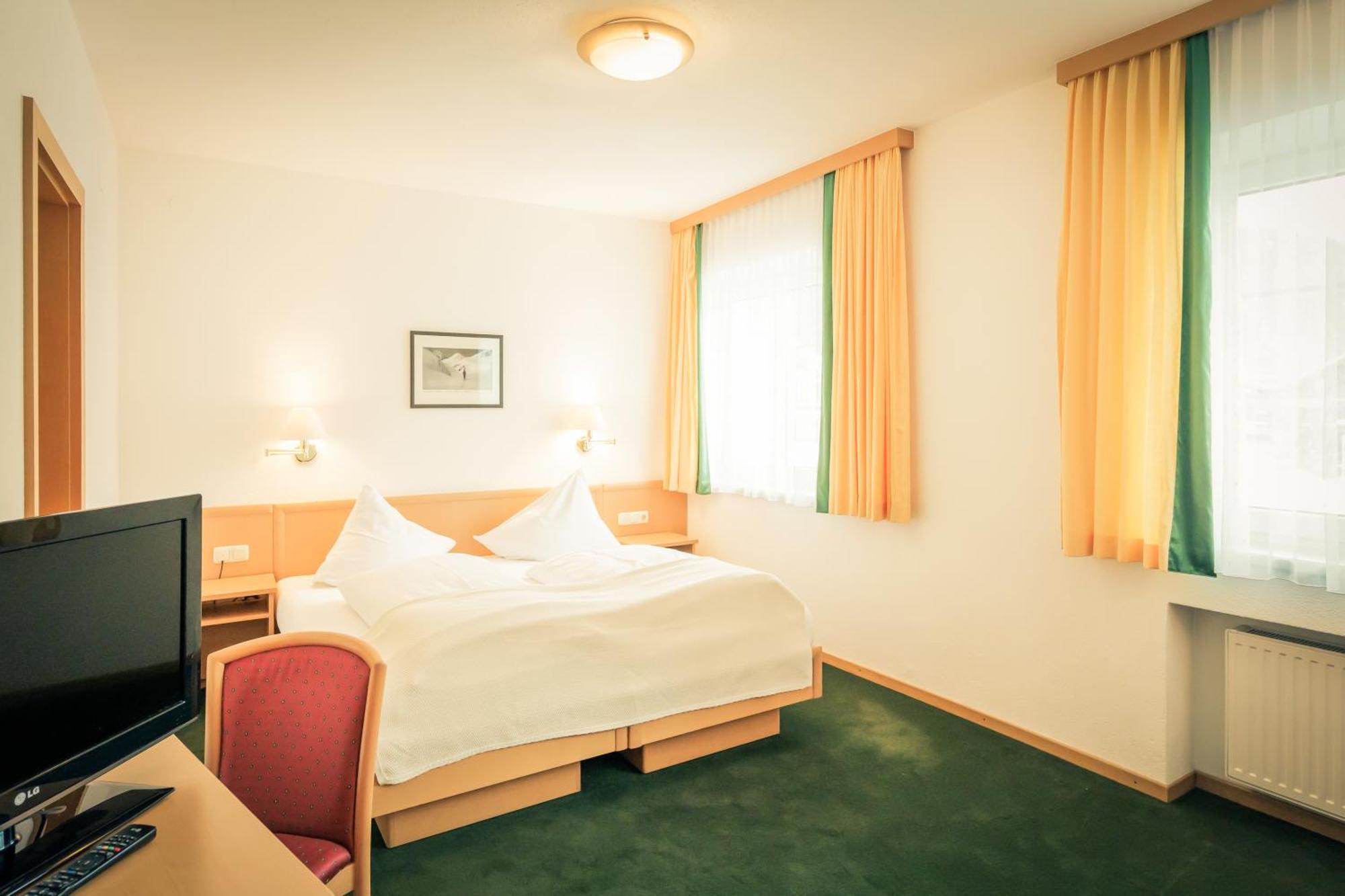 Posthotel Lechtal, Arlberg Холцгау Екстериор снимка